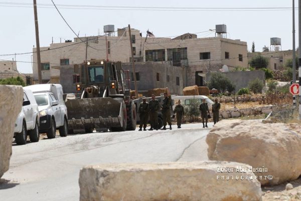 Castigo colectivo sionista a los palestinos de las Colinas del Sur de Hebrón, que no pueden salir hace varios días. 
